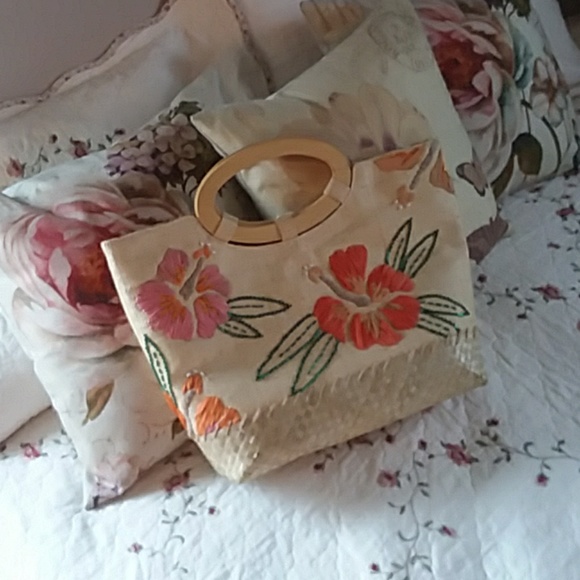 Caslon Handbags - 🌺Caslon floral straw bag🌺